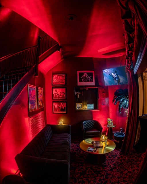 BLACKSTEIN-7680 Medium.jpeg